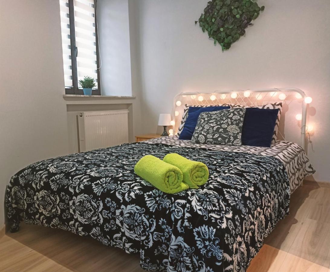 Apartament Granatowy Swietoduska 12 Lublin Kültér fotó
